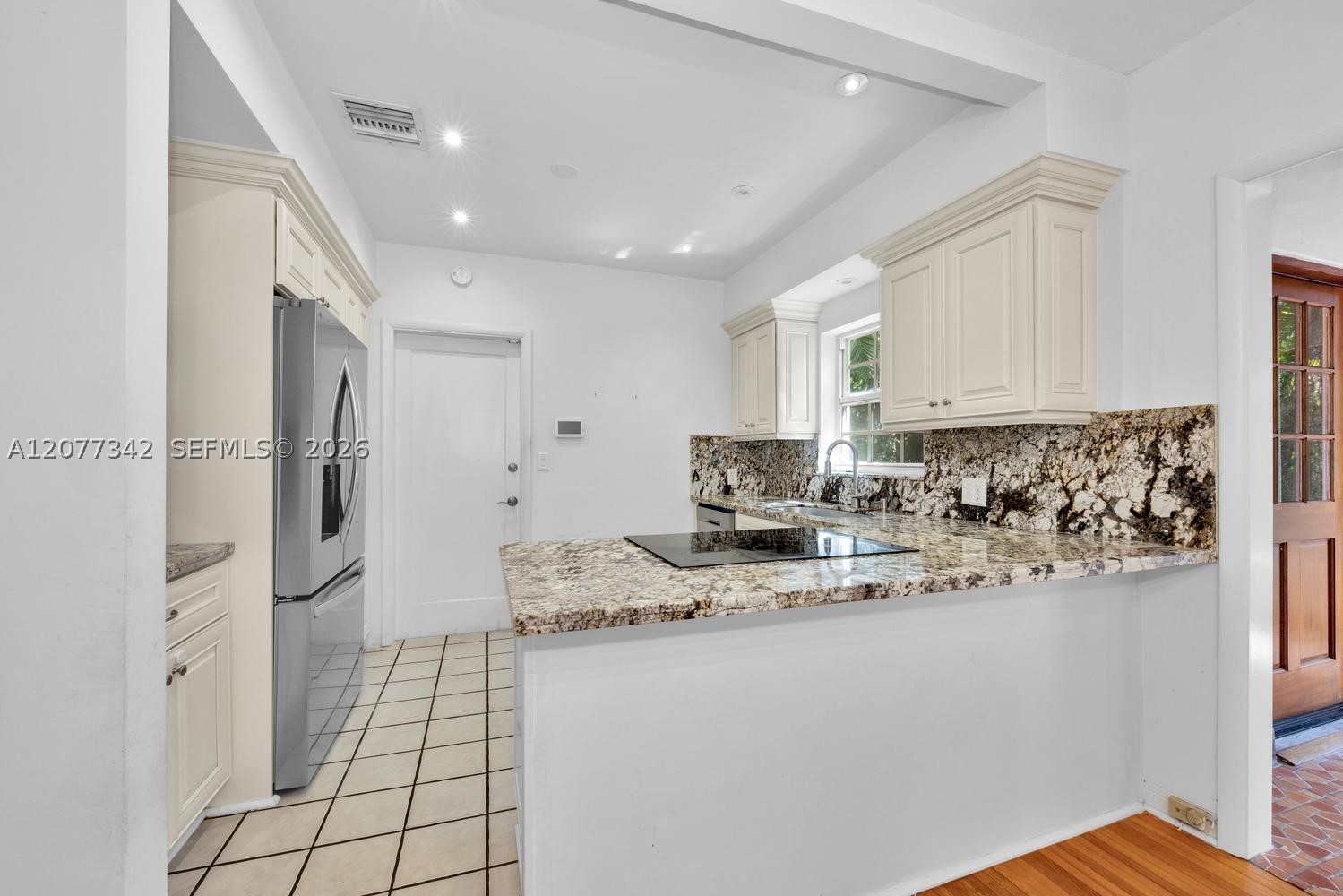 5111 Maggiore St Property Photo 12