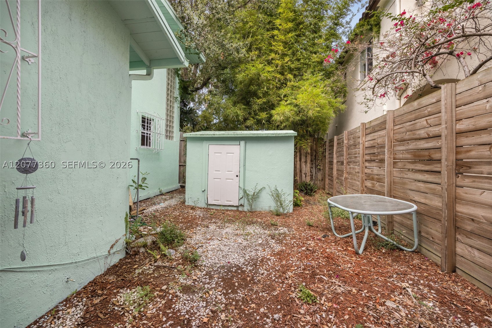 2952 Louise St Property Photo 7