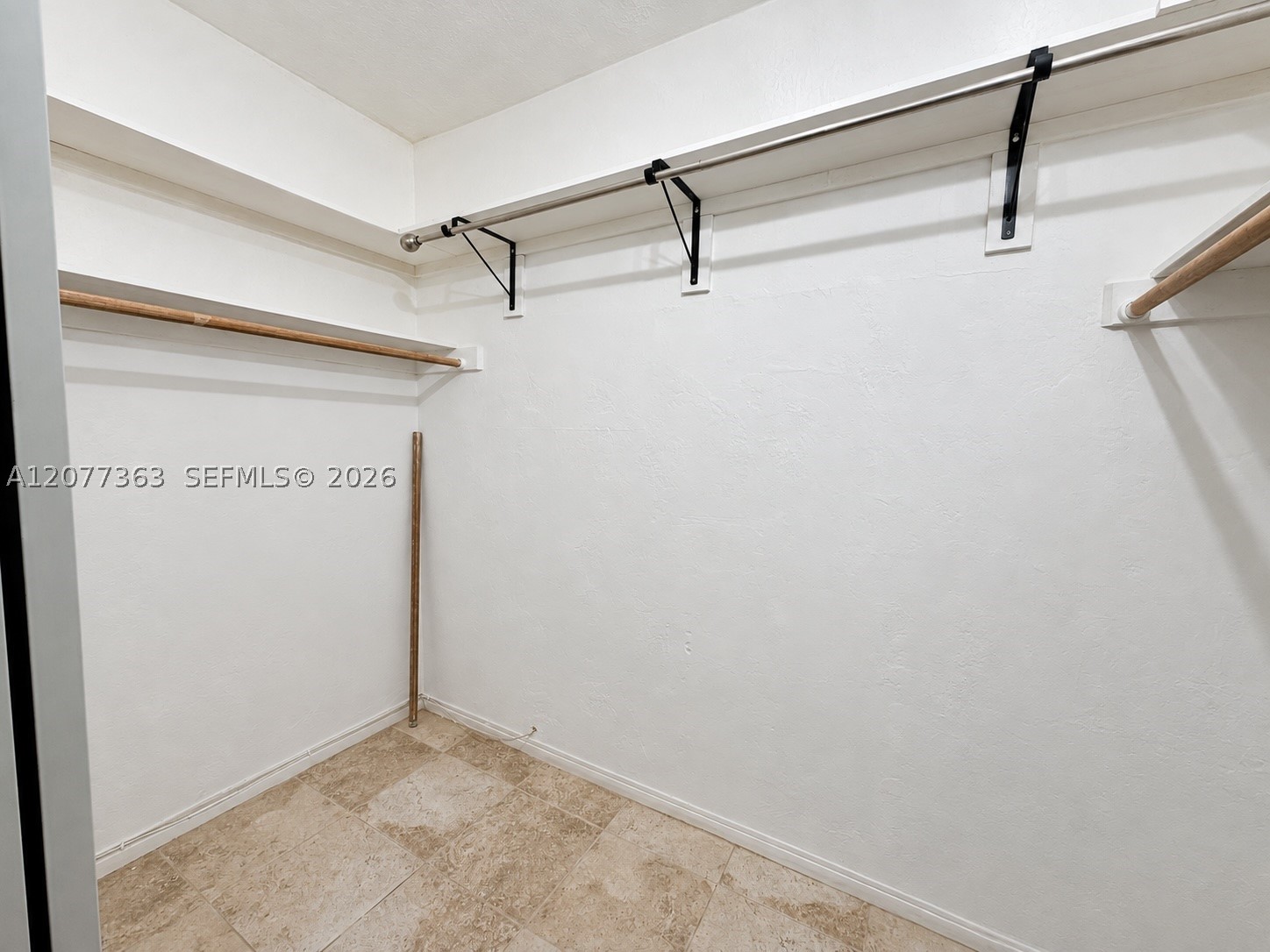 2430 Ne 135th St 103 Property Photo 13