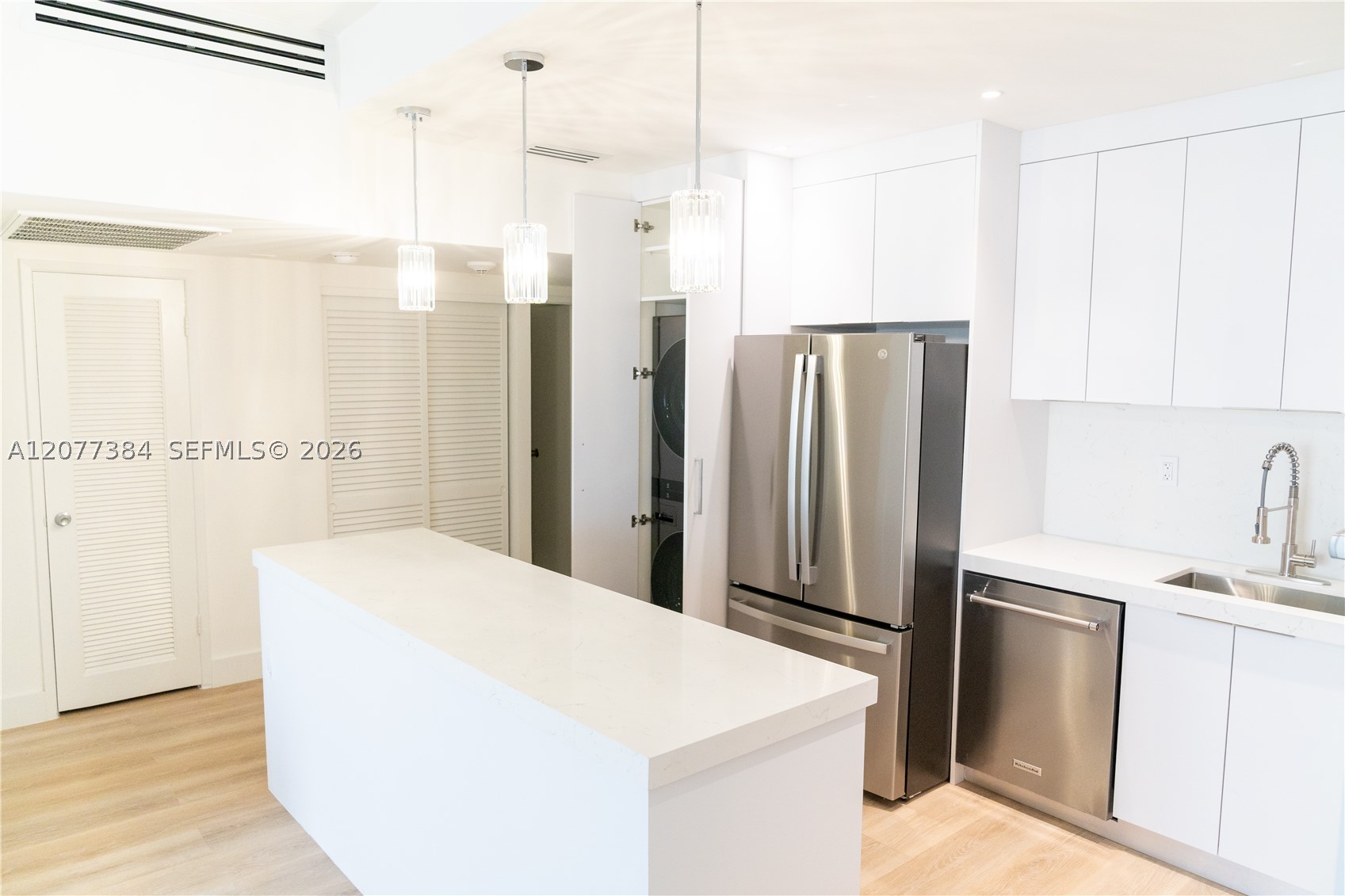 19390 Collins Ave Ph-24 Property Photo 7