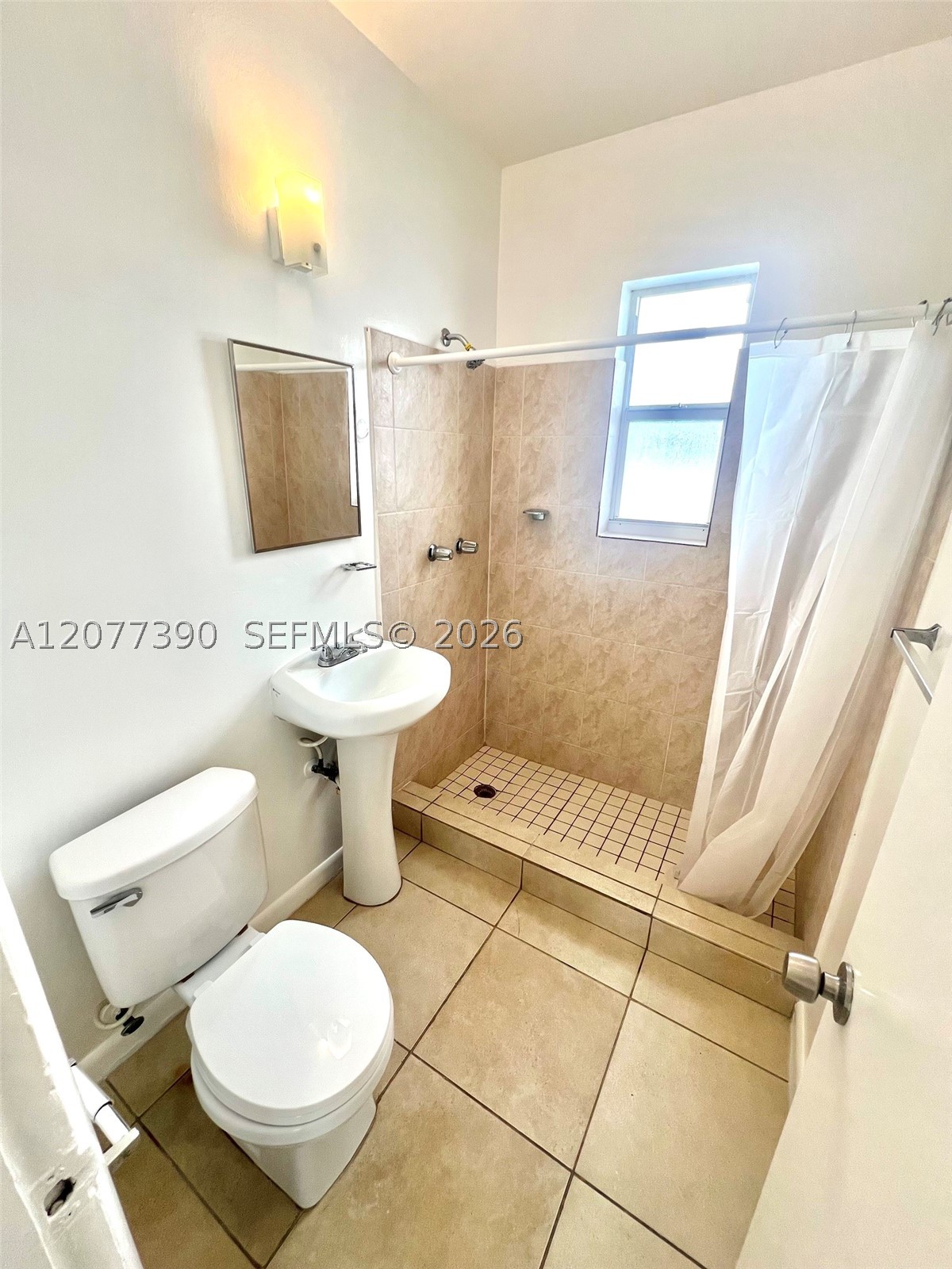 686 Ne 85th St 3b Property Photo 5