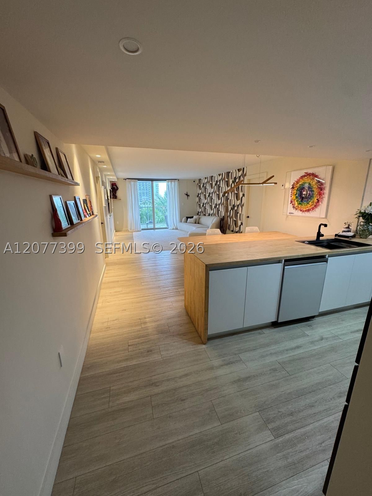 210 Sea View Dr 608 Property Photo 4