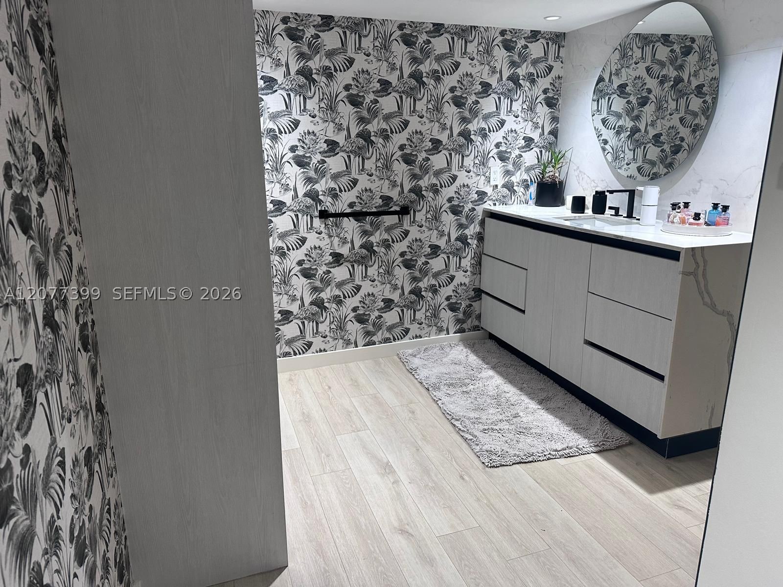 210 Sea View Dr 608 Property Photo 13