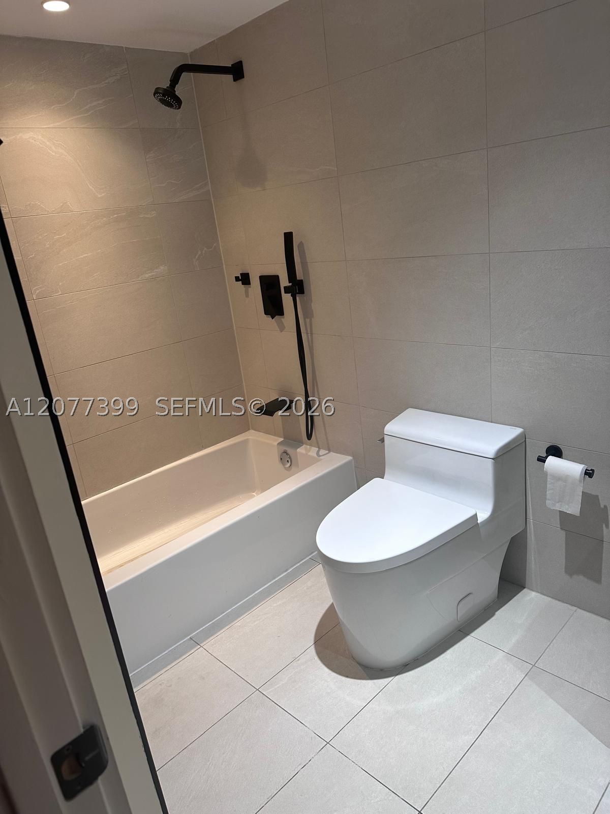 210 Sea View Dr 608 Property Photo 16