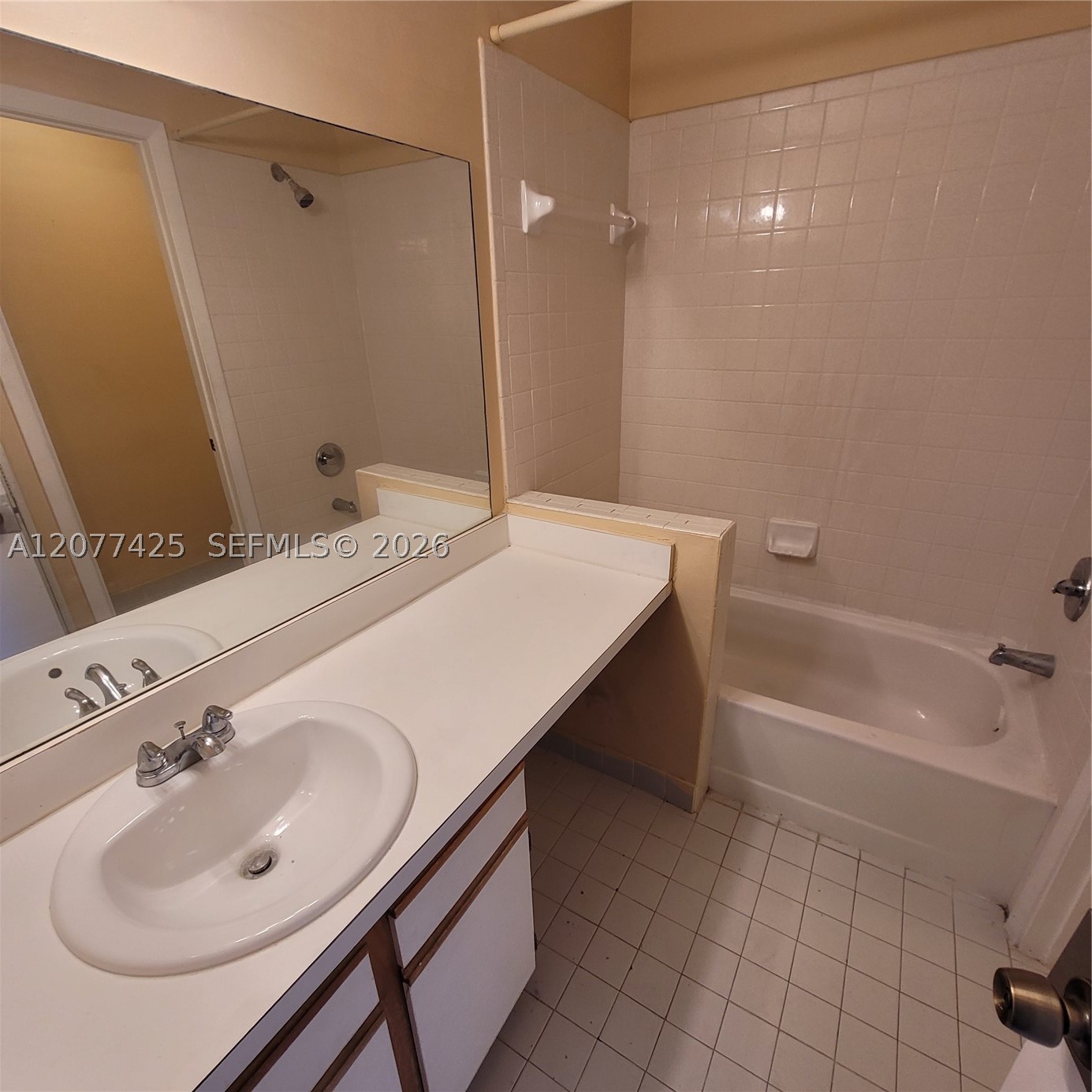 1051 Jefferson Dr 1051h Property Photo 11