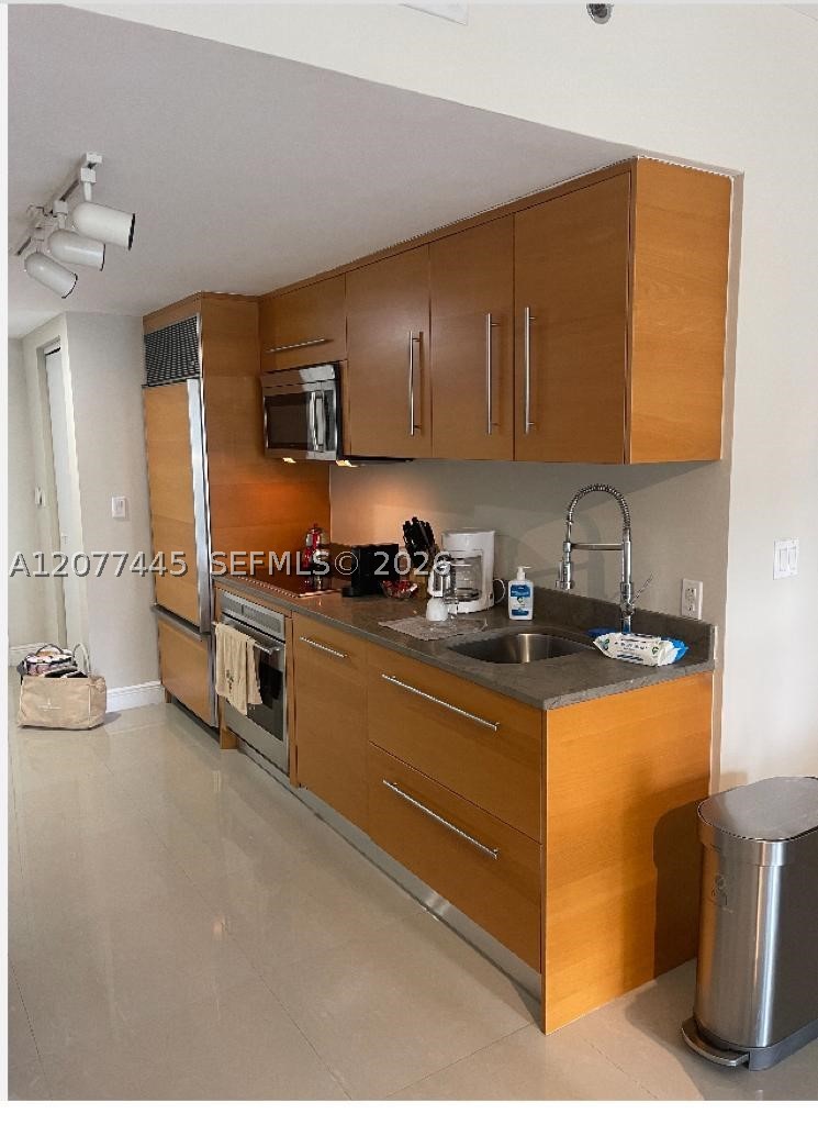 475 Brickell Ave 808 Property Photo 9