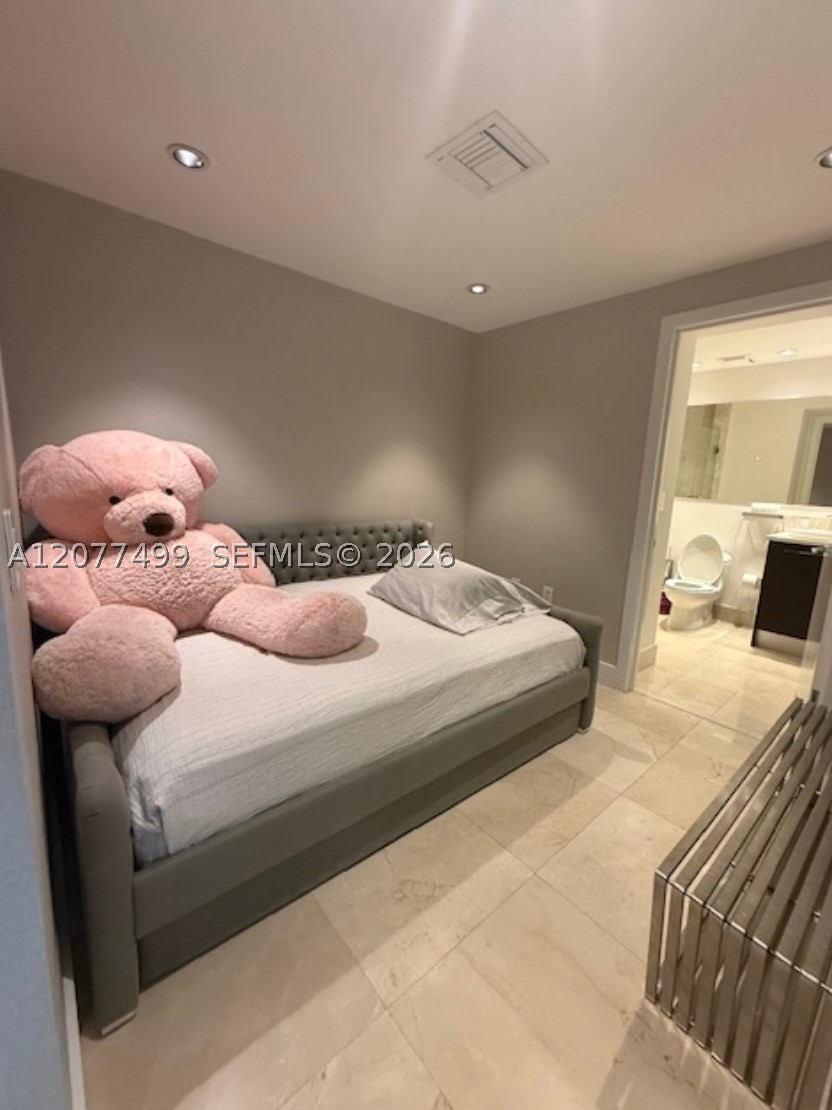 17121 Collins Ave 1807 Property Photo 5