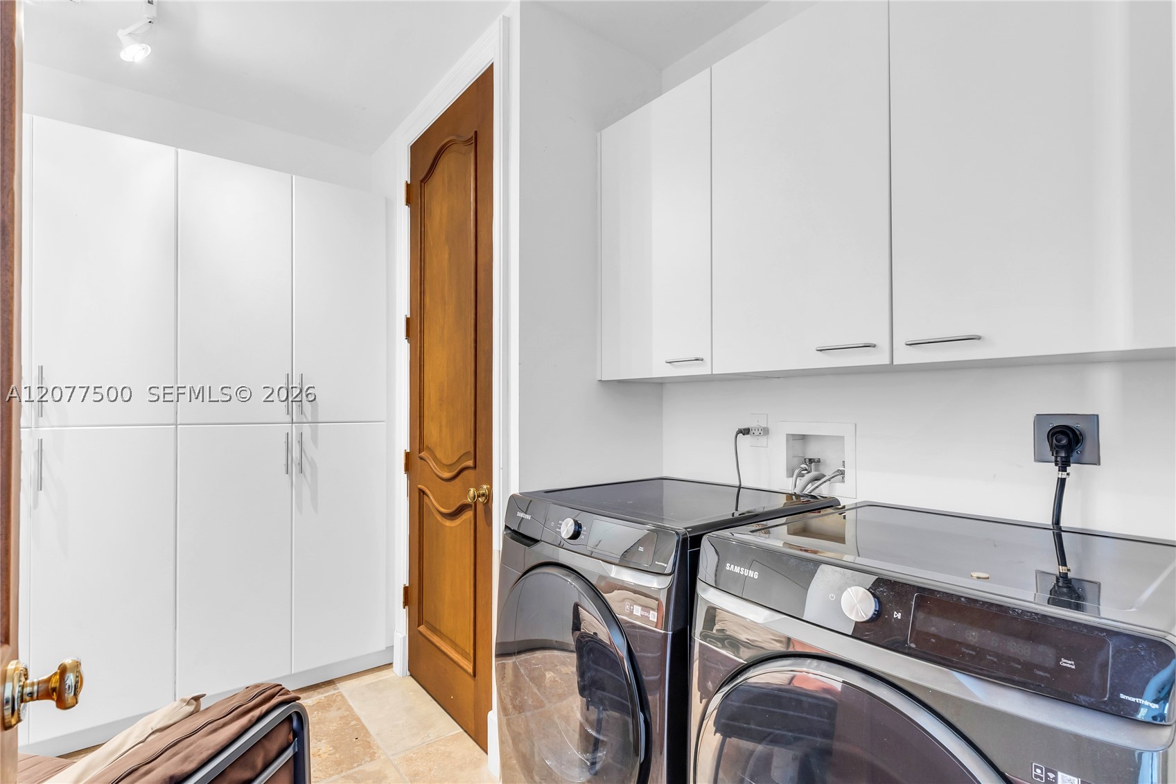 791 Crandon Blvd Ph04 Property Photo 22