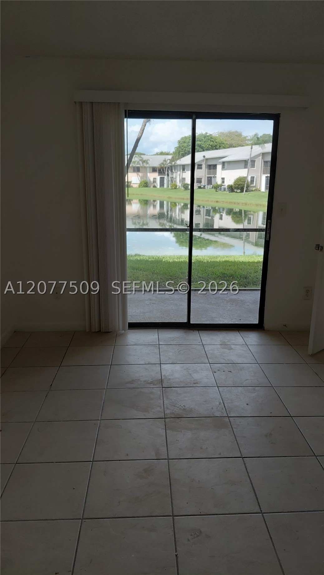 820 N Franklin Ave 820j Property Photo 11