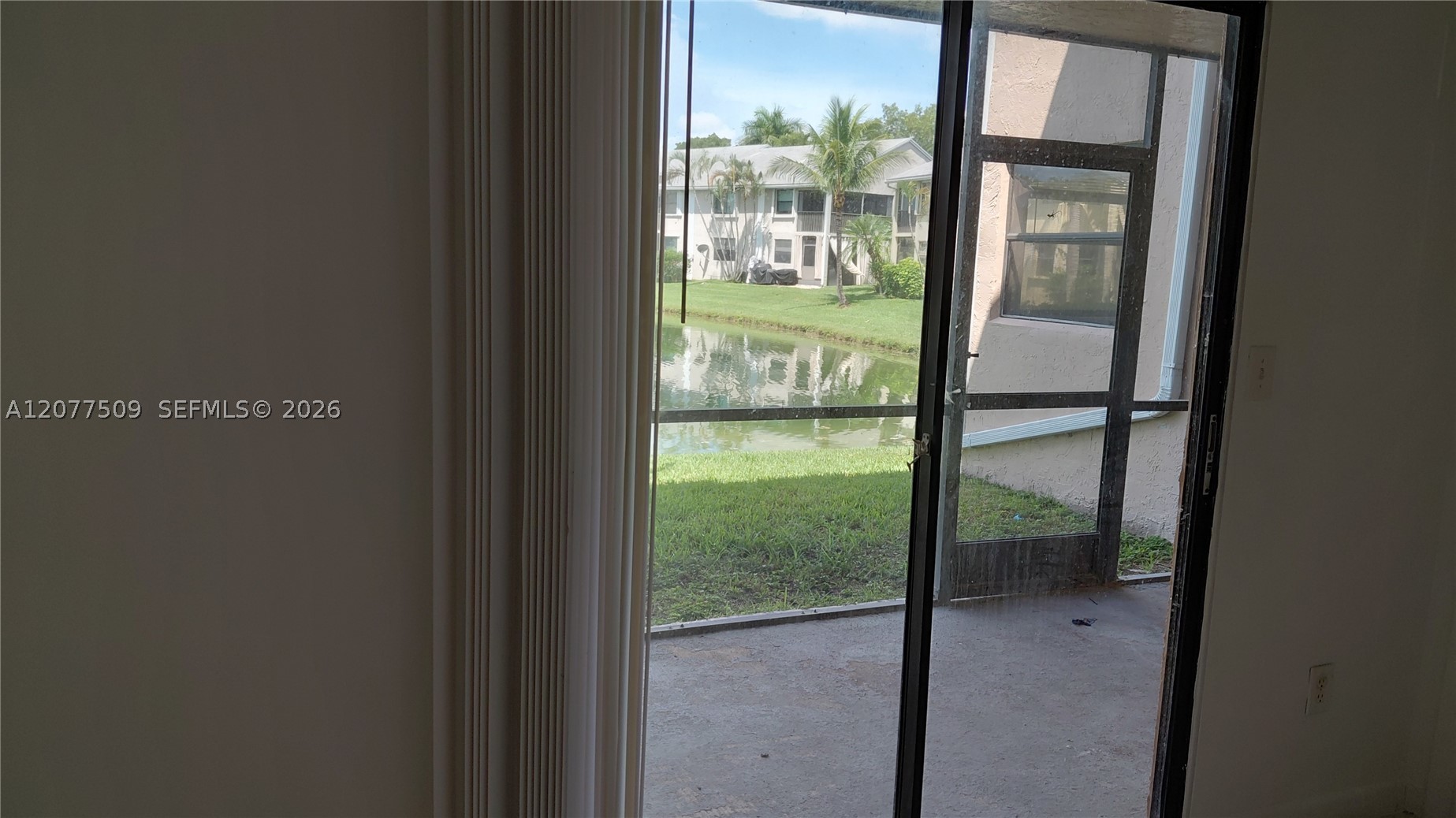 820 N Franklin Ave 820j Property Photo 12
