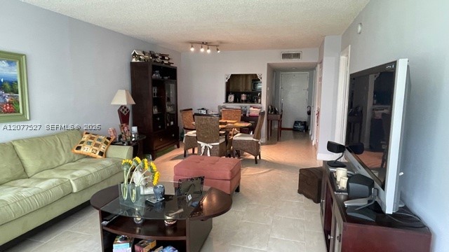 100 Lakeview Dr 103 Property Photo 10