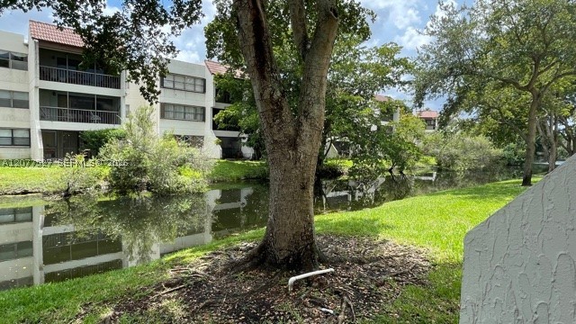 100 Lakeview Dr 103 Property Photo 18