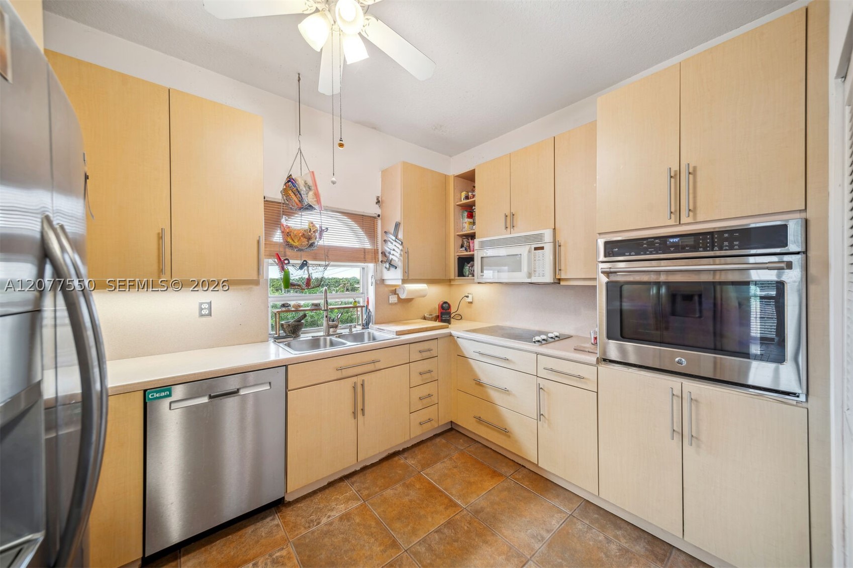 9008 Collins Ave 402 Property Photo 17