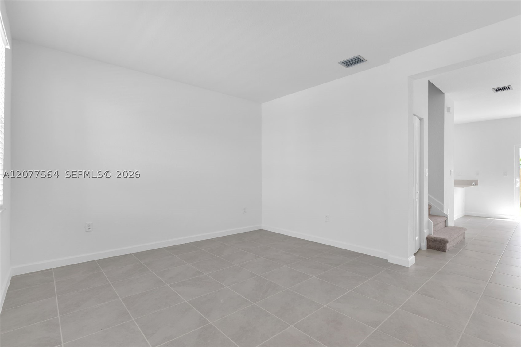 2660 Se 28th St Property Photo 5