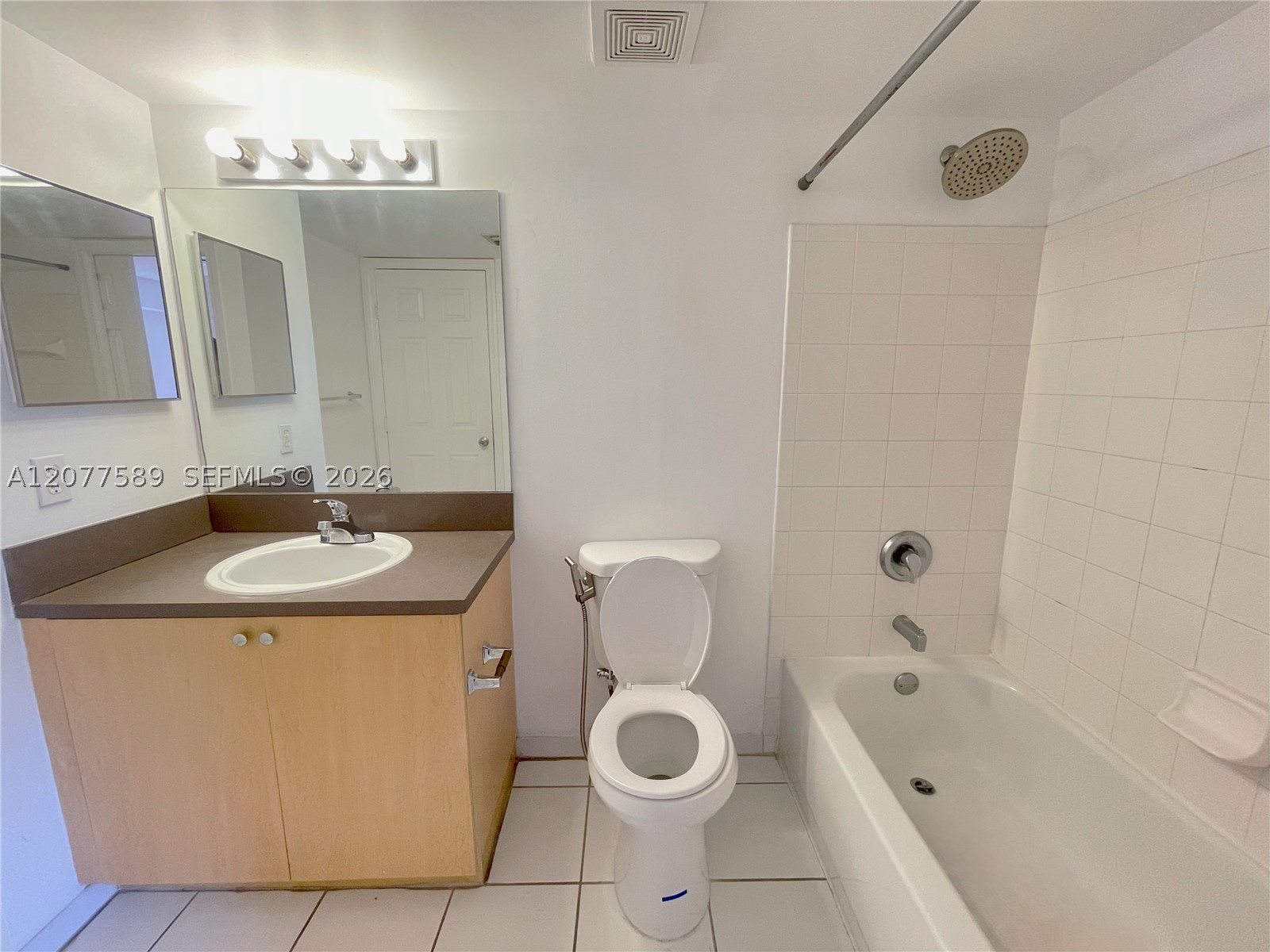 2831 Ne 185th St 603 Property Photo 11