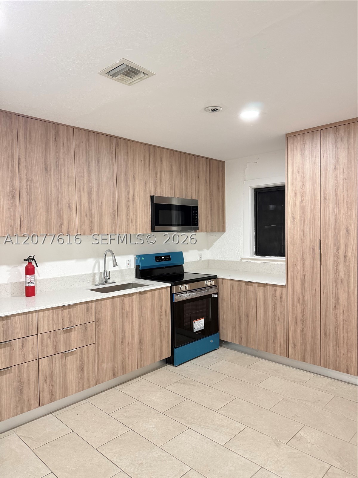 183 Silver Beach Rd Property Photo 1