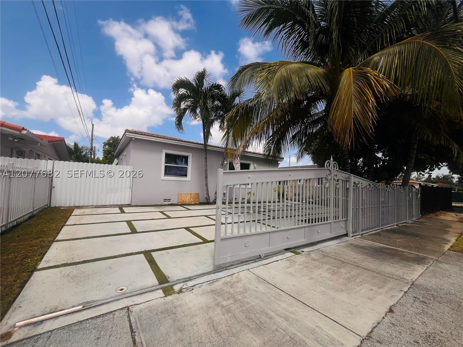 1920 NW 32nd Ave Property Photo 1