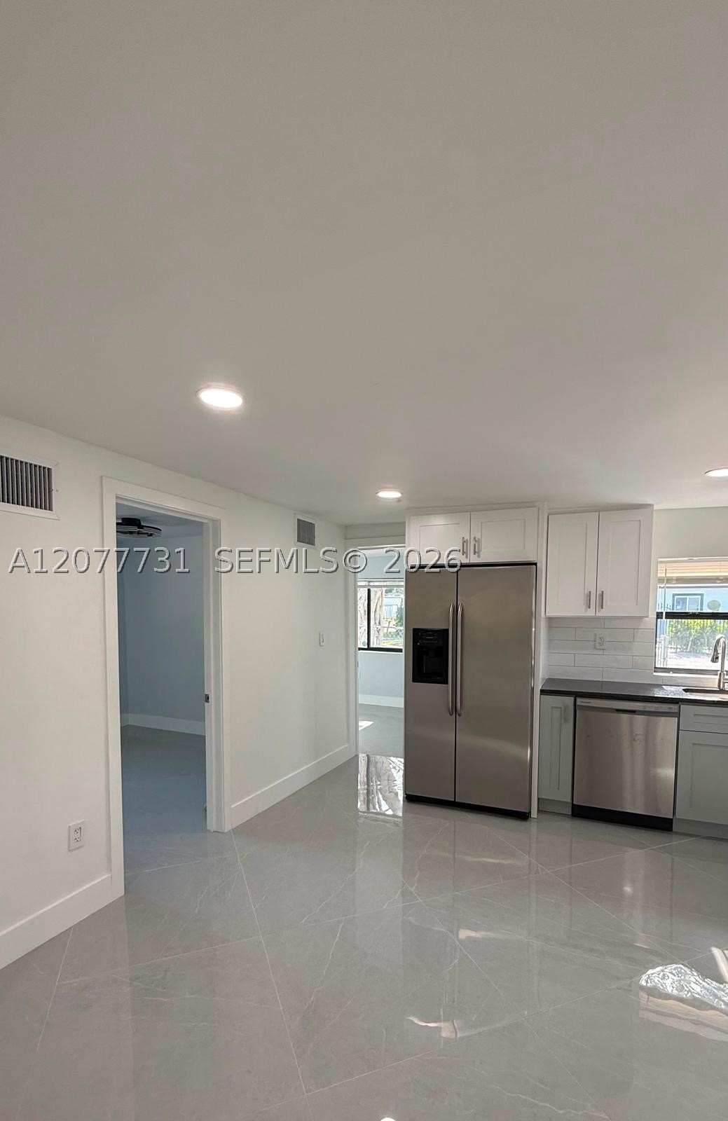305 Ne 58th Ter 0 Property Photo 5
