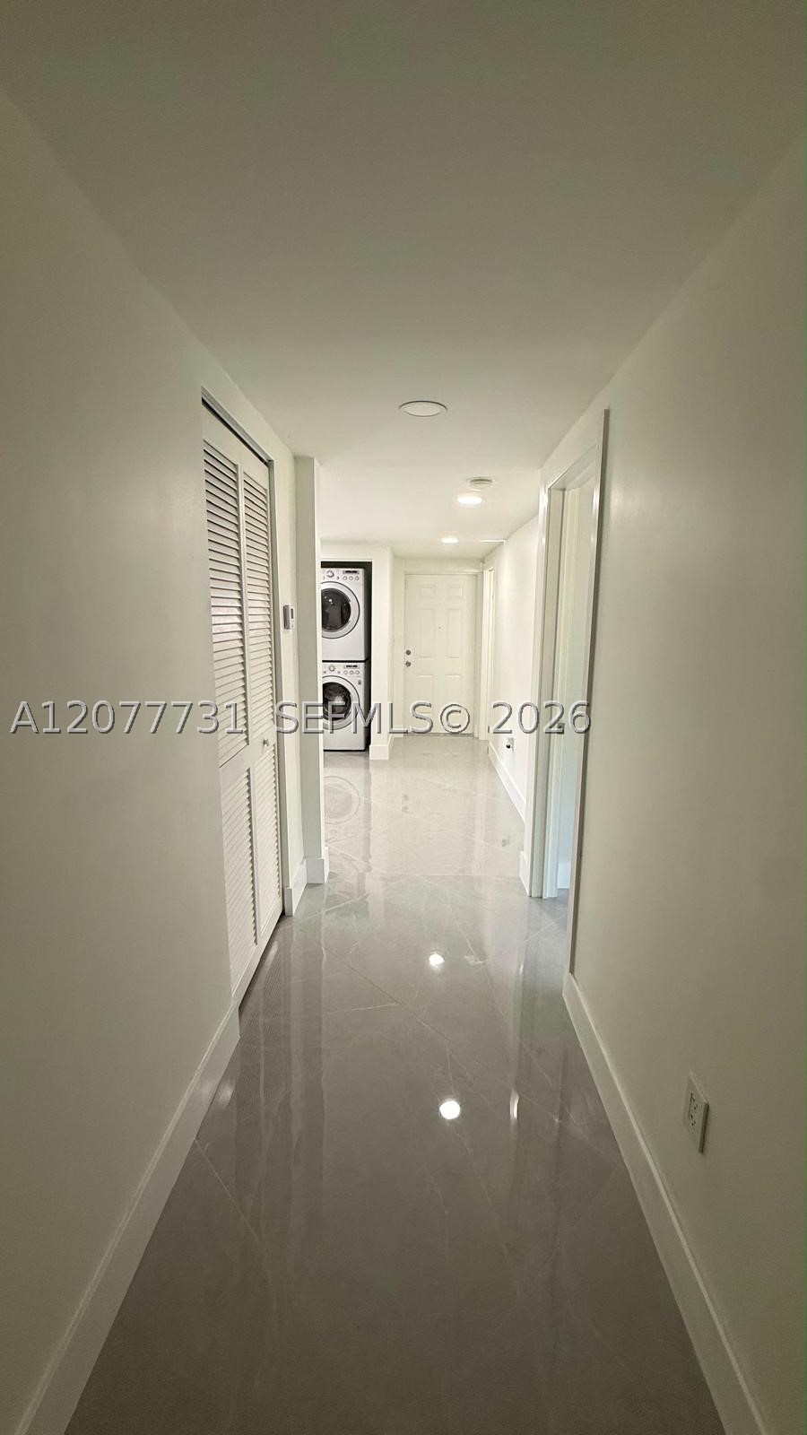305 Ne 58th Ter 0 Property Photo 11