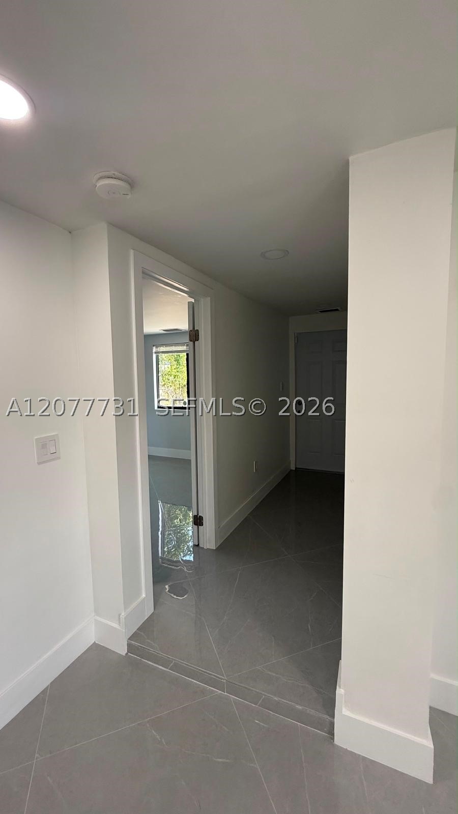 305 Ne 58th Ter 0 Property Photo 12
