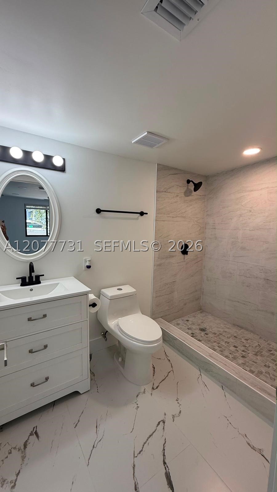 305 Ne 58th Ter 0 Property Photo 16