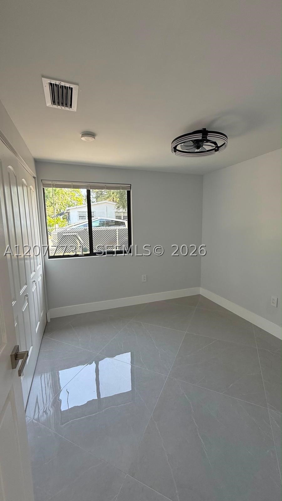 305 Ne 58th Ter 0 Property Photo 17