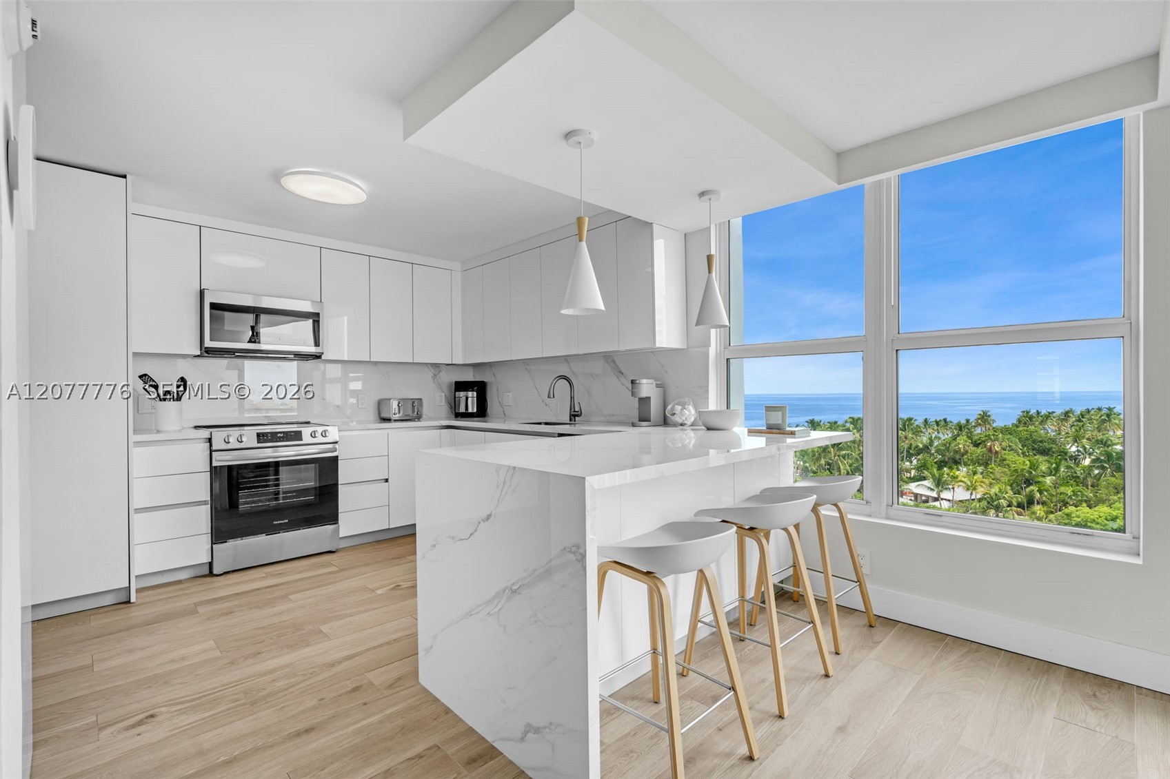 607 Ocean Dr 10k Property Photo 8