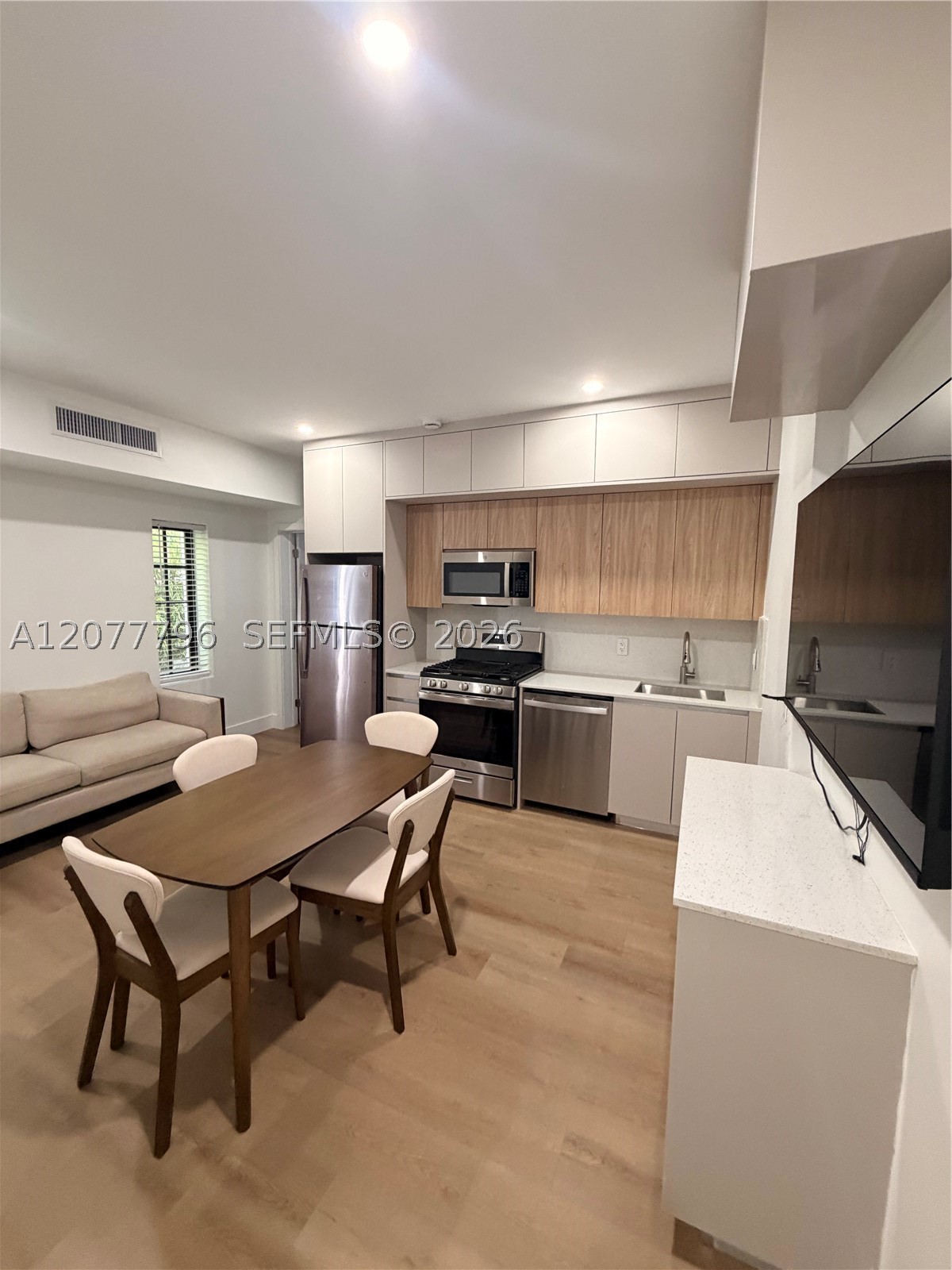 1619 Jefferson Ave 102 Property Photo 1