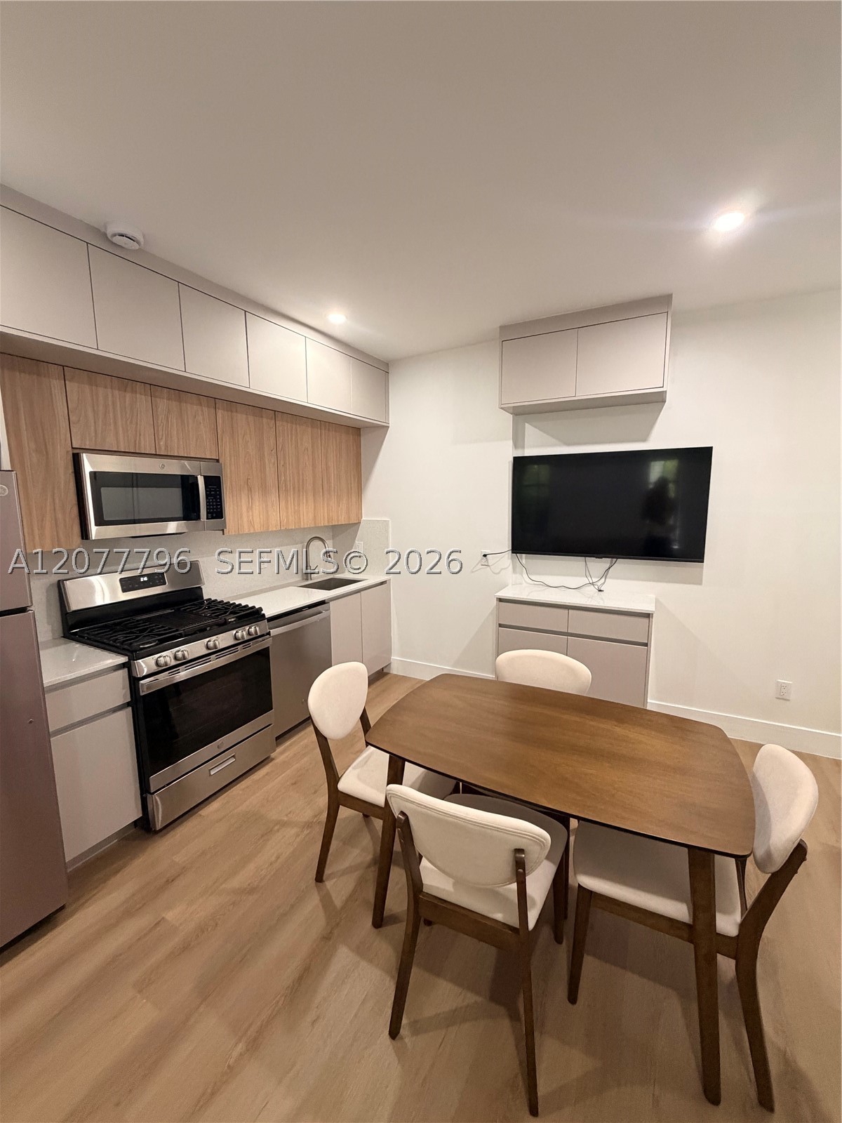1619 Jefferson Ave 102 Property Photo 2