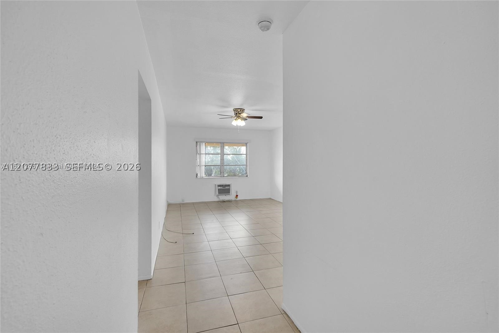 1050 E Sample Rd 309 Property Photo 3