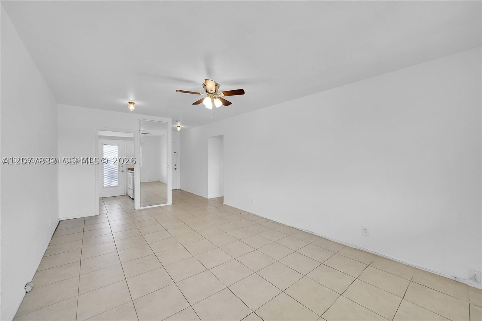 1050 E Sample Rd 309 Property Photo 9