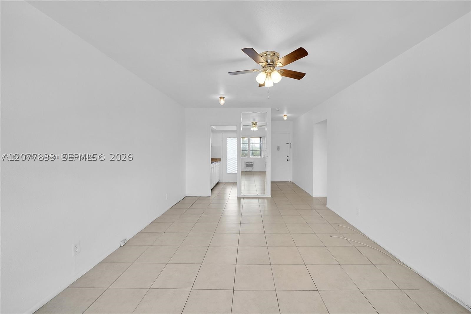 1050 E Sample Rd 309 Property Photo 10