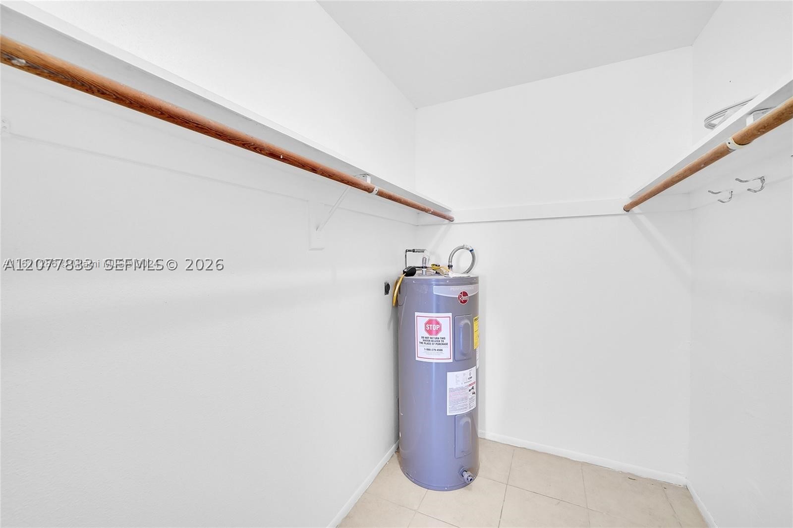 1050 E Sample Rd 309 Property Photo 12