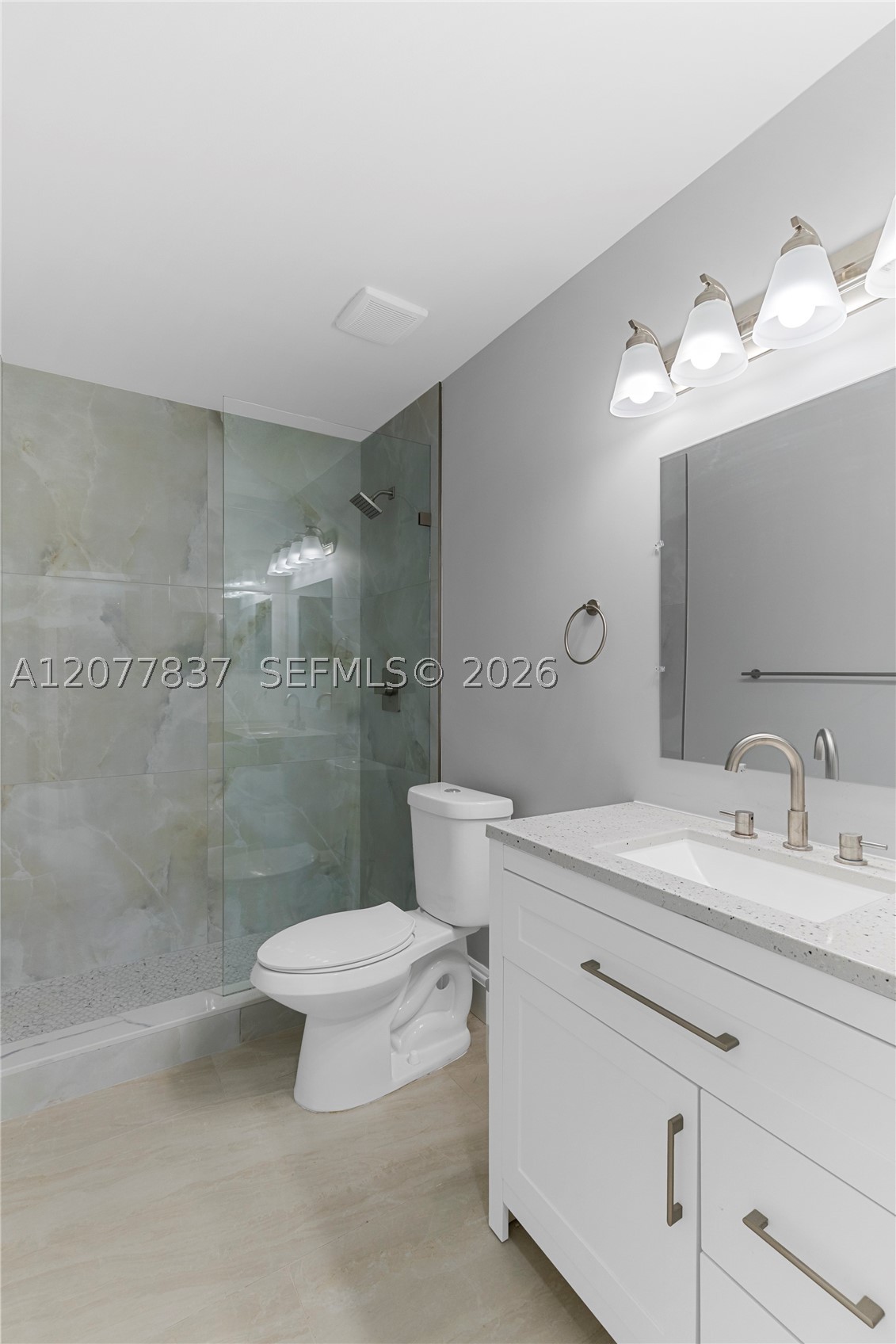 886 Ne 214th Ln 4 Property Photo 14
