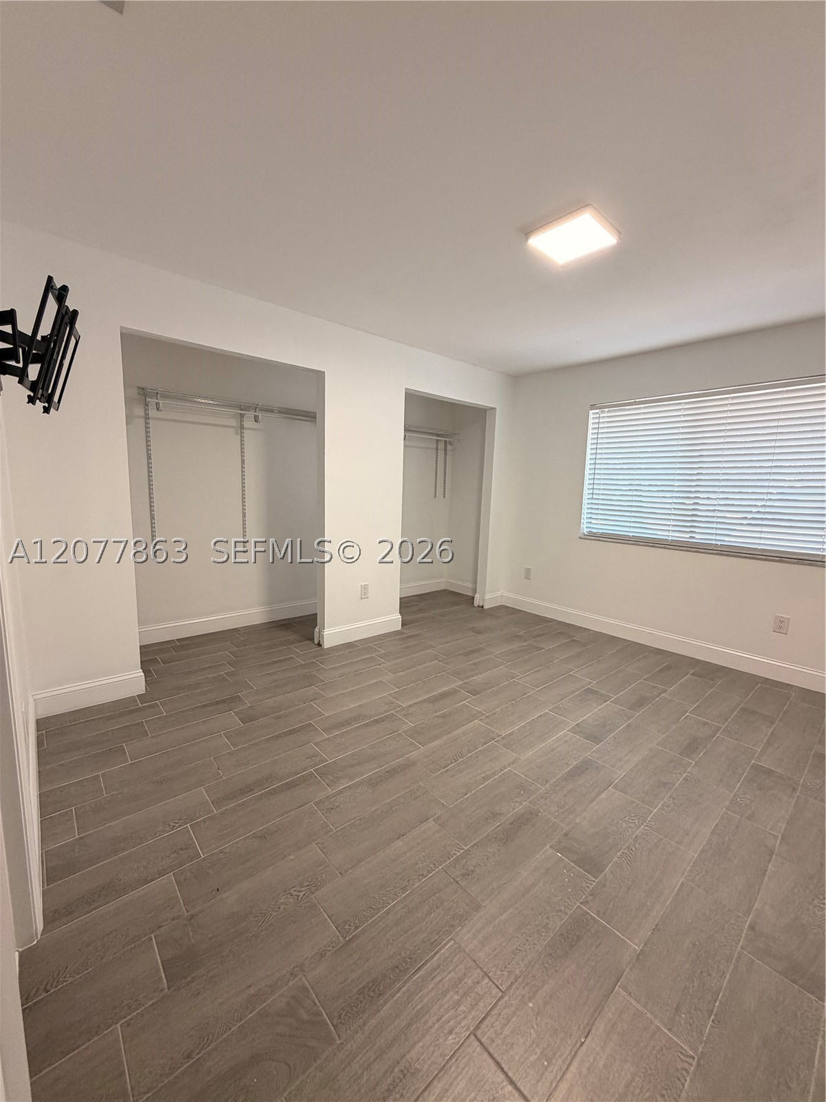 A12077863 Property Photo 3