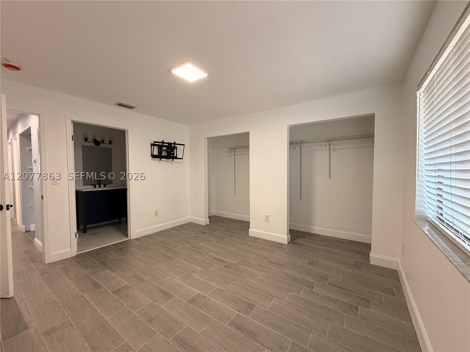 A12077863 Property Photo 4