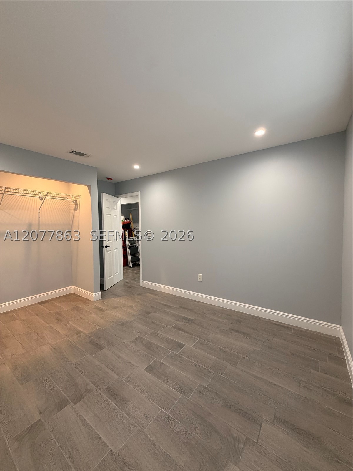 A12077863 Property Photo 6