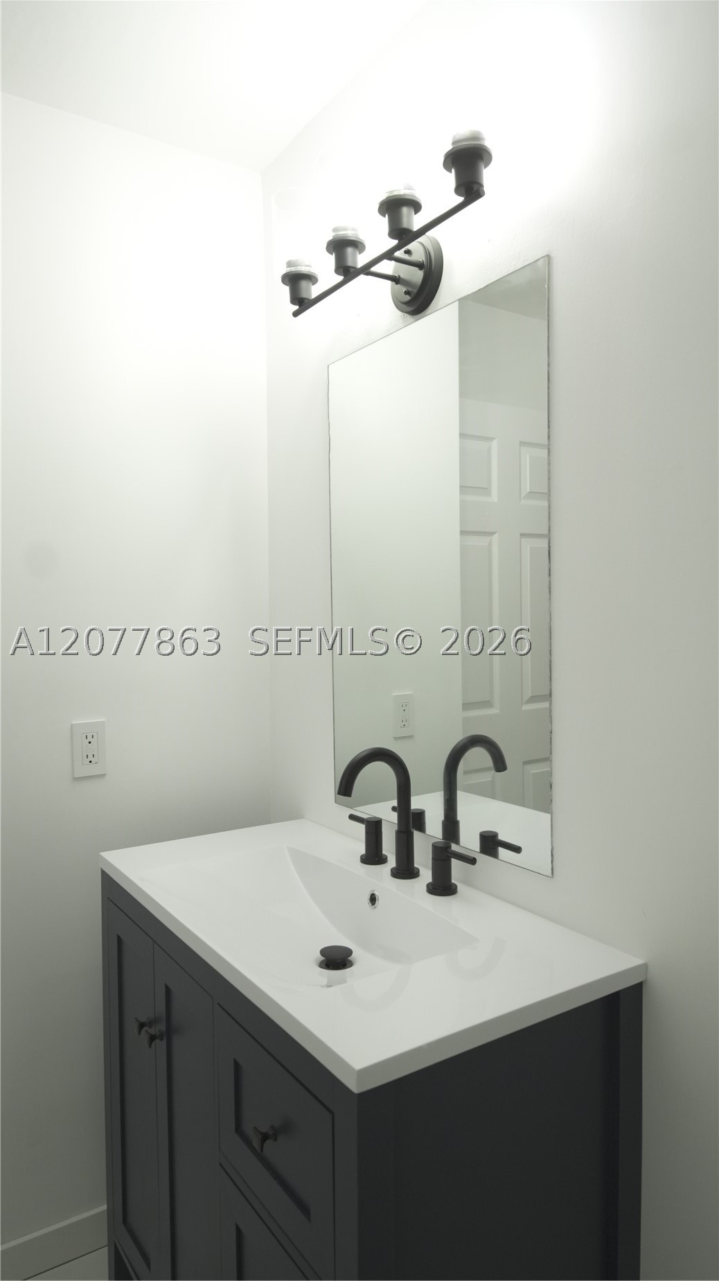 A12077863 Property Photo 15