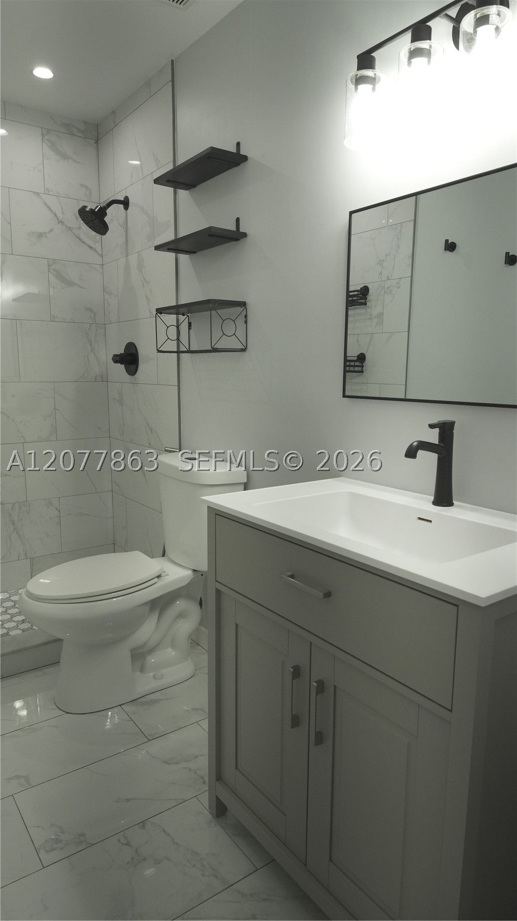 A12077863 Property Photo 16
