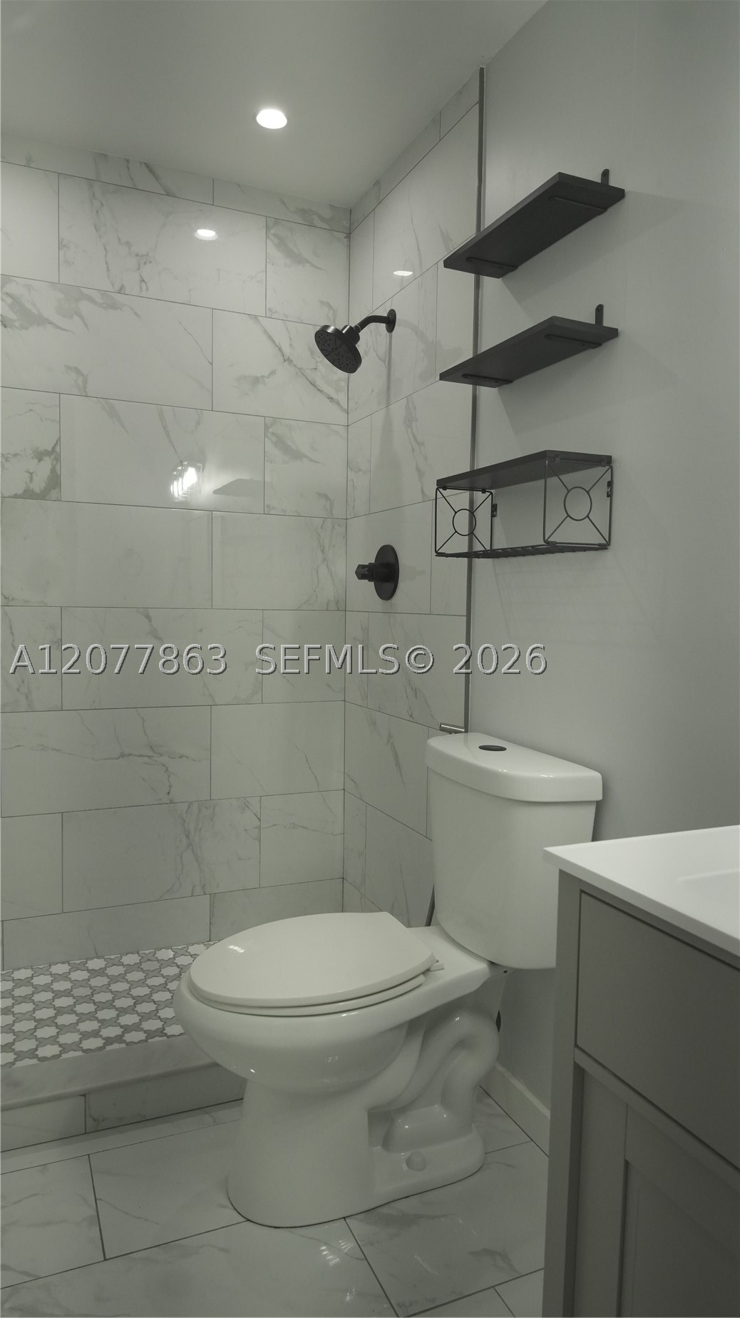 A12077863 Property Photo 17