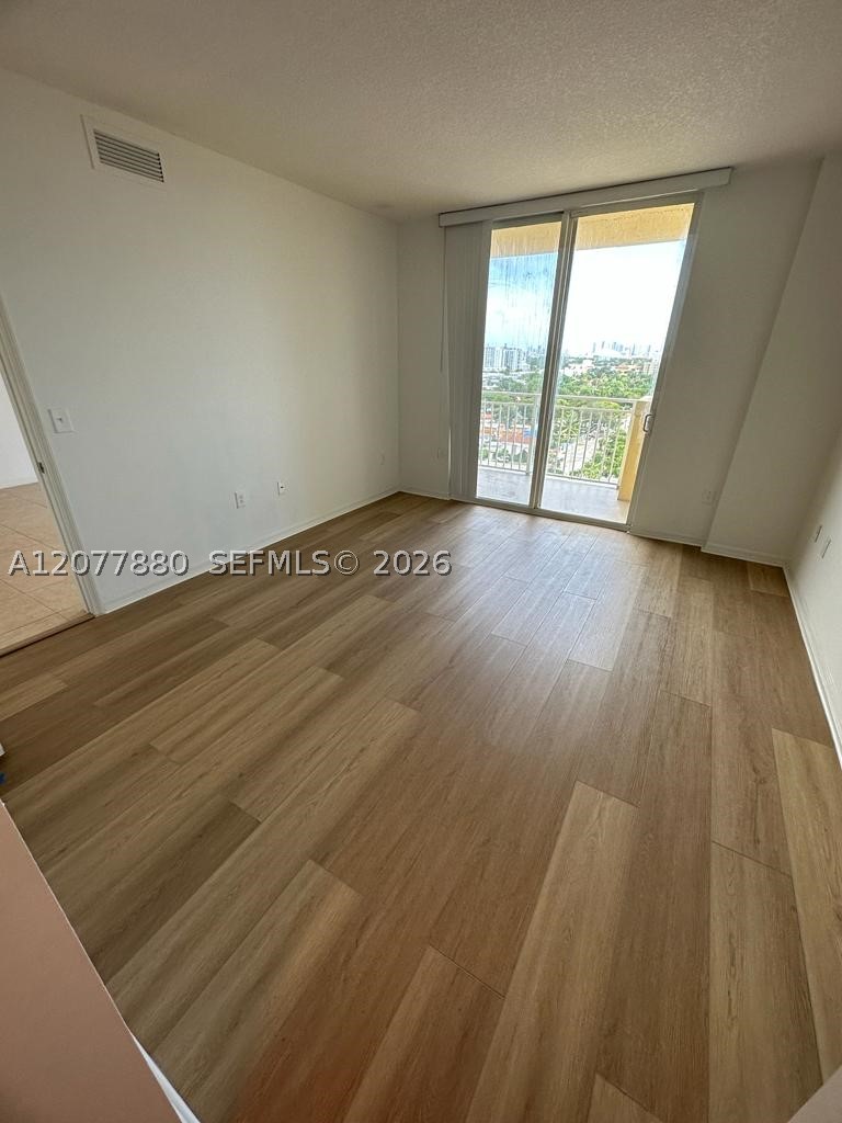 215 SW 42nd Ave PH11 Property Photo 1
