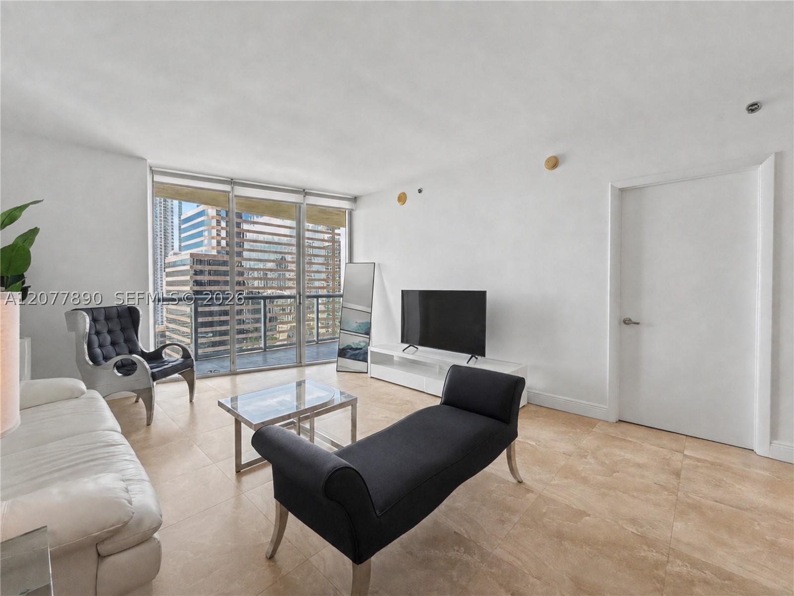 495 Brickell Ave 2707 Property Photo 4
