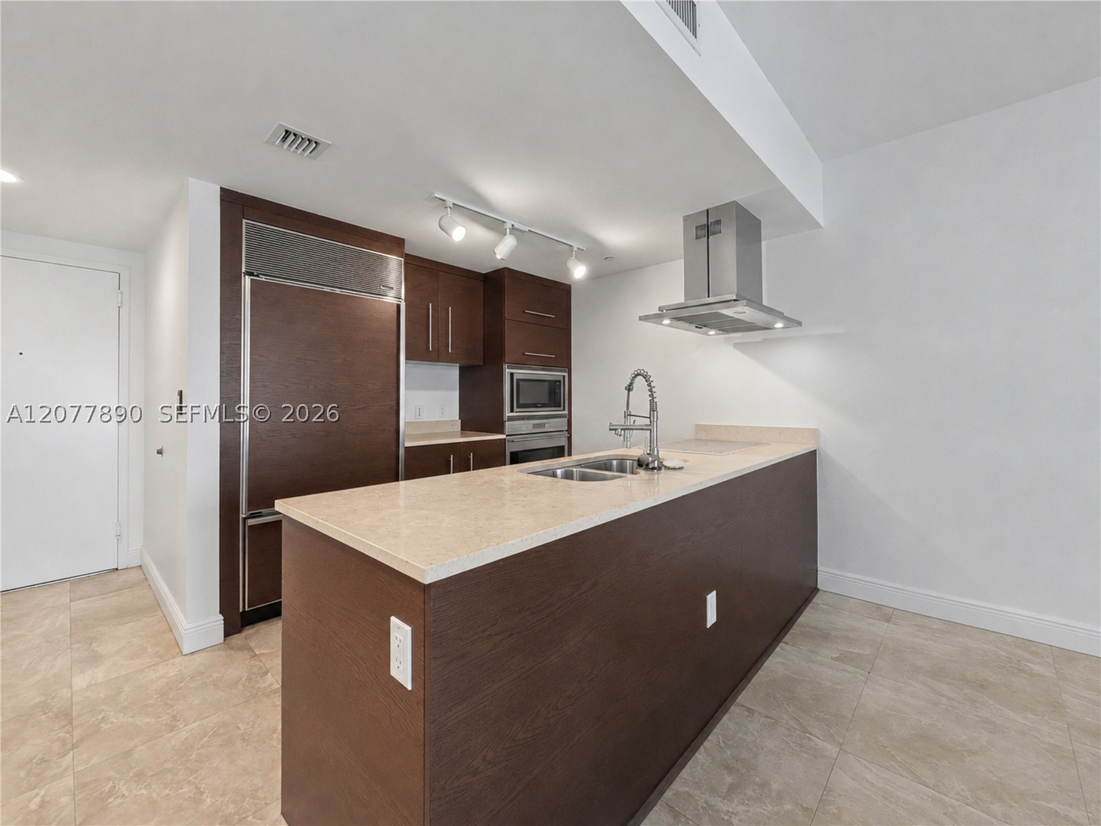 495 Brickell Ave 2707 Property Photo 6