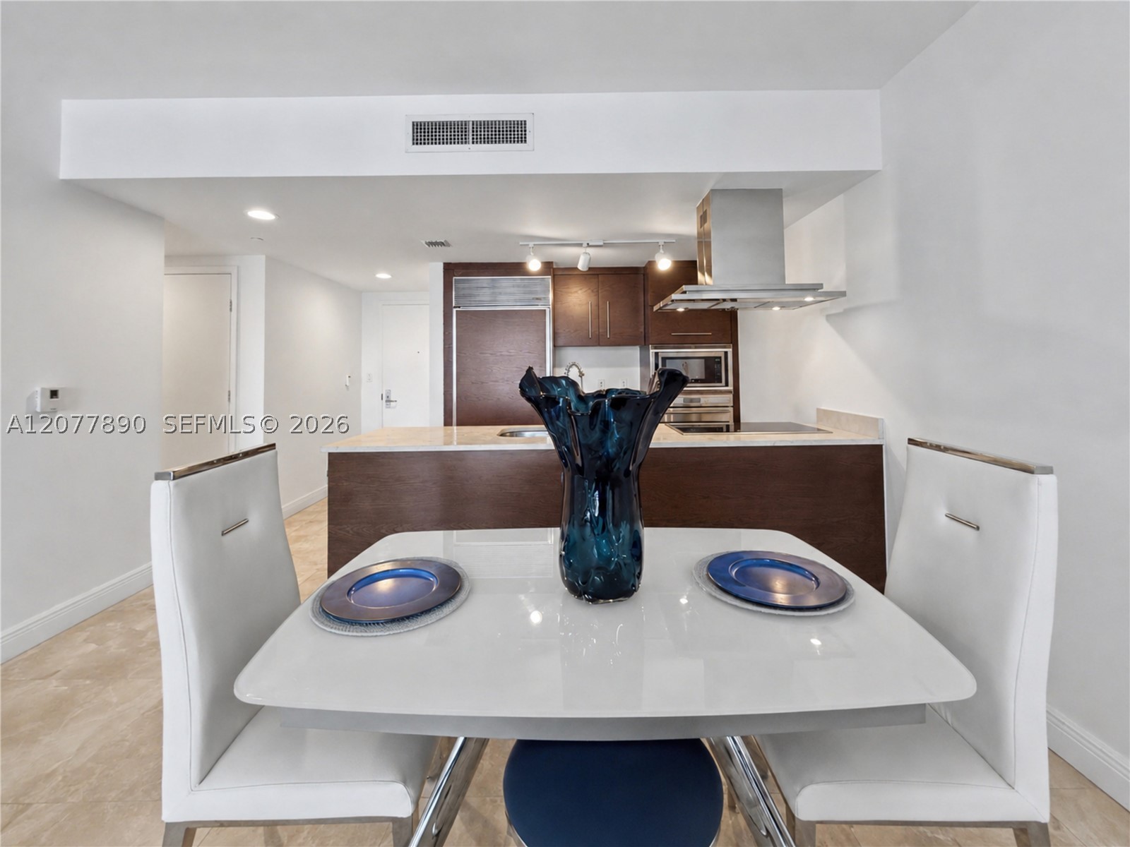 495 Brickell Ave 2707 Property Photo 10