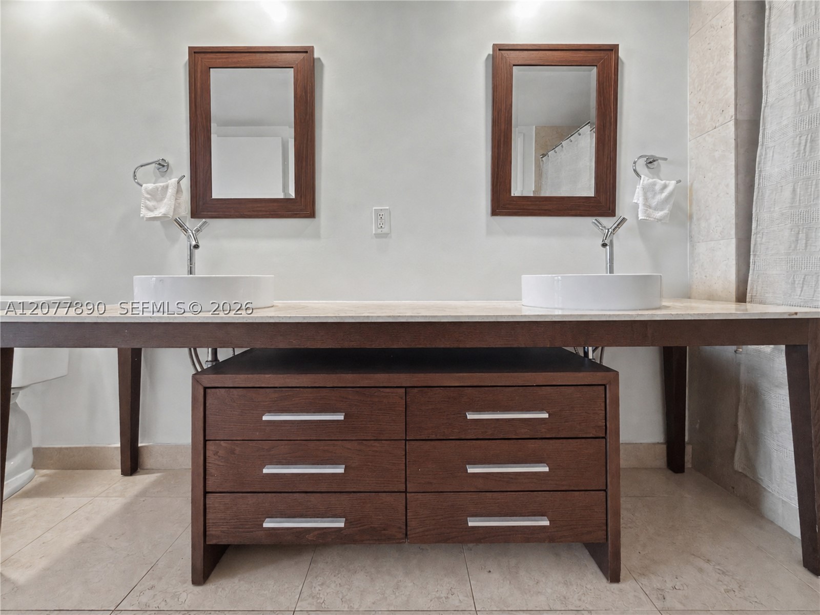 495 Brickell Ave 2707 Property Photo 14