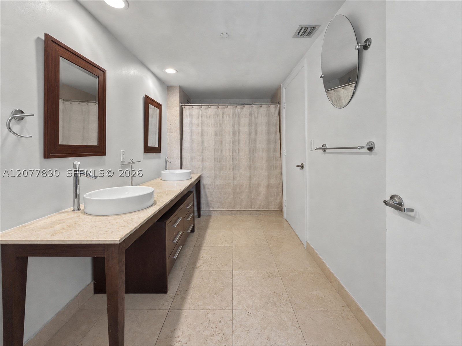 495 Brickell Ave 2707 Property Photo 16