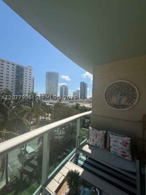 19390 Collins Ave 510 Property Photo 3