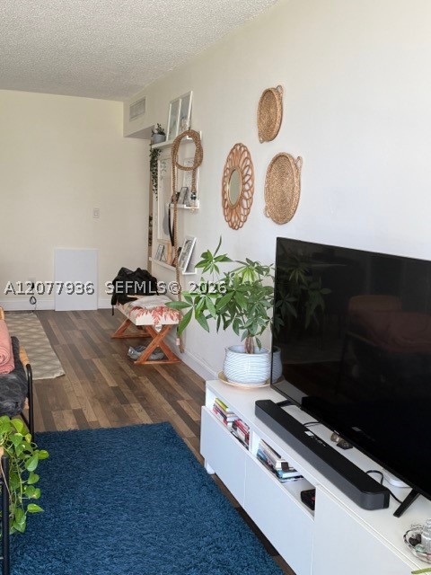 19390 Collins Ave 510 Property Photo 26