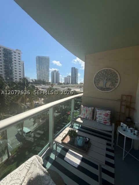 19390 Collins Ave 510 Property Photo 28