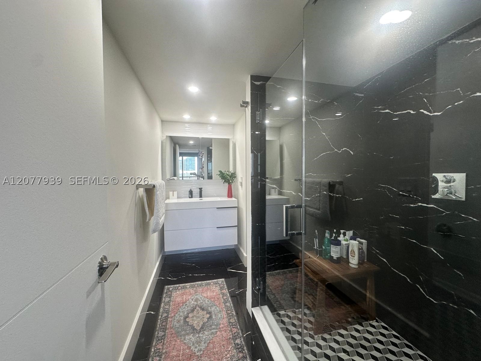 2555 Collins Ave Ph114 Property Photo 9